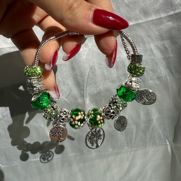Green Beaded Charm Bracelet with Tree of Life Heart Pendants Boho Silver Emerald - Picture 12 of 13